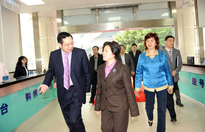 2010年3月，副省長陳樺來我院調(diào)研參觀