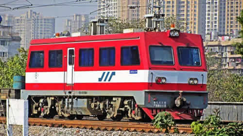 初中生可以學(xué)內(nèi)燃機車運用與檢修專業(yè)嗎？