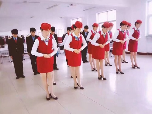 女生報石家莊東華鐵路學校學什么好？