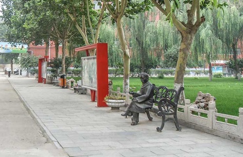 省外學生能報石家莊東華鐵路學校春季班嗎？