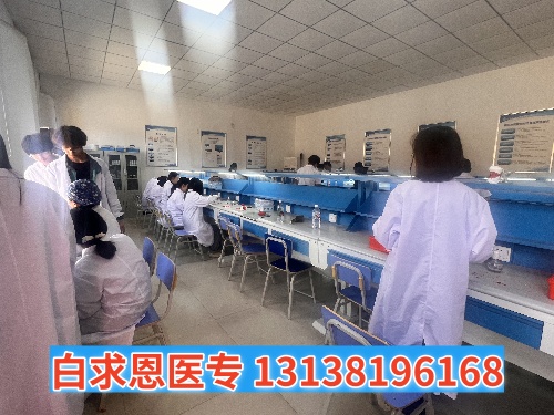 石家莊白求恩醫(yī)學(xué)中專學(xué)校多長(zhǎng)時(shí)間放假一次？